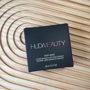 Huda Beauty Easy Bake Setting Powder - Cherry Blossom Cake